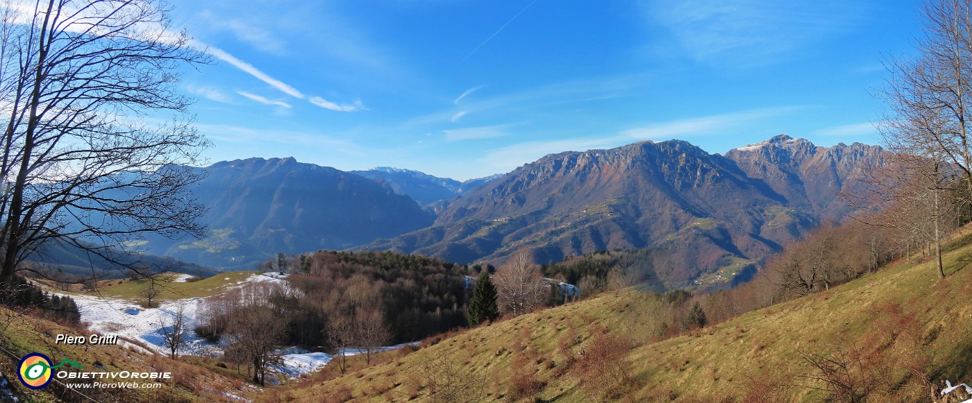 03 Salendo in auto da Dossena a Lavaggio bella vista su Cancervo e Venturosa.jpg